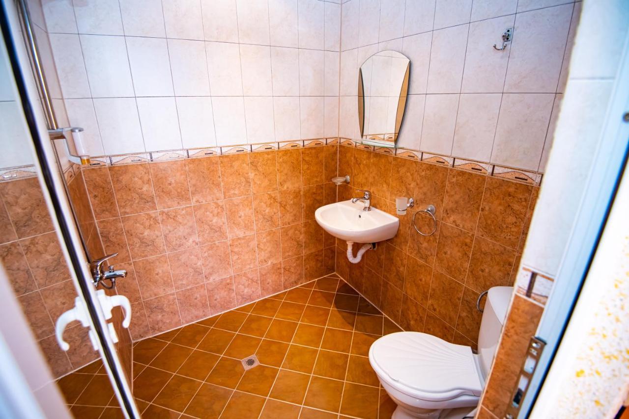 Семеен Хотел Надежда Razlog Exterior photo